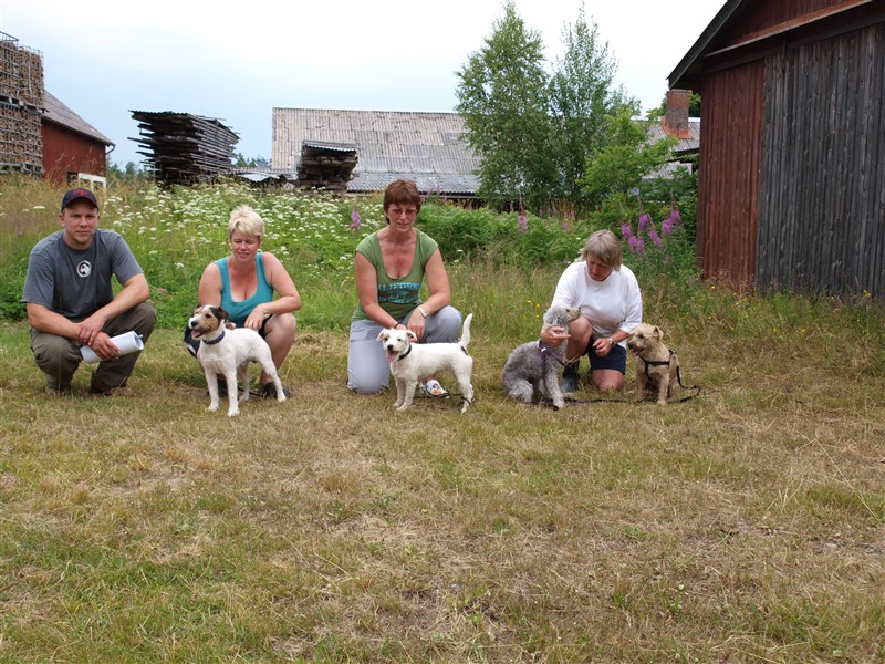 Norska spårdamer tillsammans med eleven Magnus.jpg